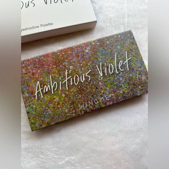 Wingme Eyeshadow palette - Picture 3 of 3